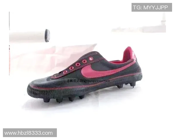 足球明星们的独特鞋履风采与背后的故事探秘 足球明星们的独特鞋履风采与背后的故事探秘